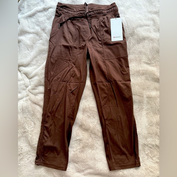 NWT Lululemon Dance Studio Mid-Rise Cropped Pant Java Size 6 - Picture 9 of 11